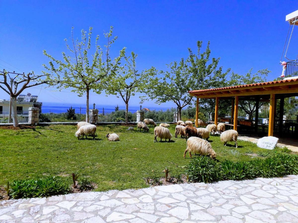 Agrotourism Himara Hotel Buitenkant foto